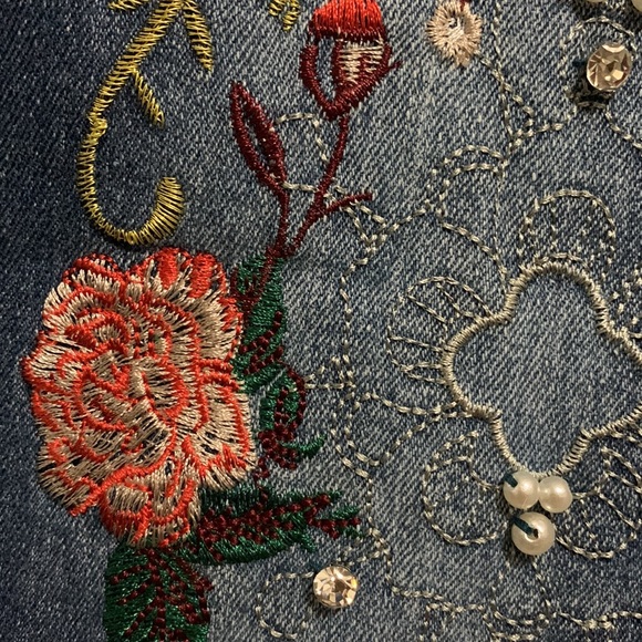 Venus heavily embroidered cutout jeans - Picture 6 of 10